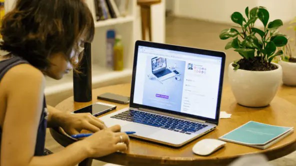 Кабмин Испании поддержал предложение сократить рабочую неделю с 40 часов до 37,5 с сохранением зарплат — бизнес против