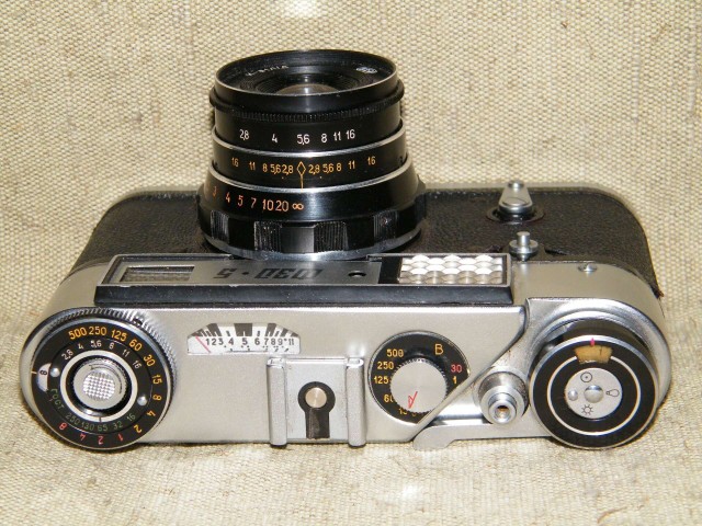 Фотоаппараты и виниловые проигрыватели стали самой популярной винтажной техникой