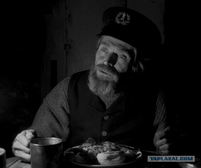 На Курилах ищут семейную пару смотреть за маяком