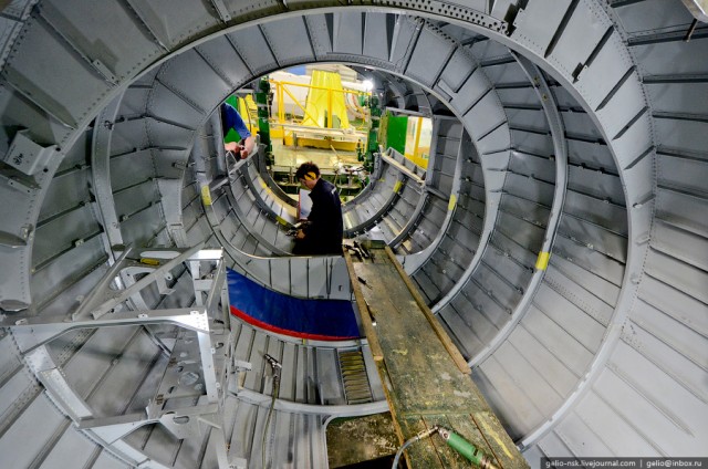 На производстве Sukhoi Superjet 100