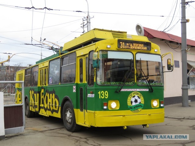 Троллейбус в разных странах