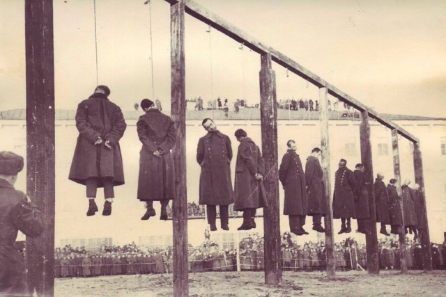 Пенсионера из Калининграда оштрафовали за участие в акции на 180 тысяч рублей