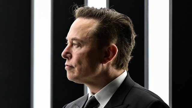 Маск объяснил, почему перестанет оплачивать Украине интернет Starlink