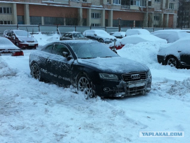 Умный робот поможет с парковкой автомобилей в ограниченном пространстве.