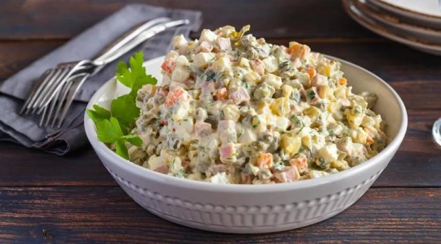 10 советских новогодних блюд: праздничный стол со вкусом ностальгии