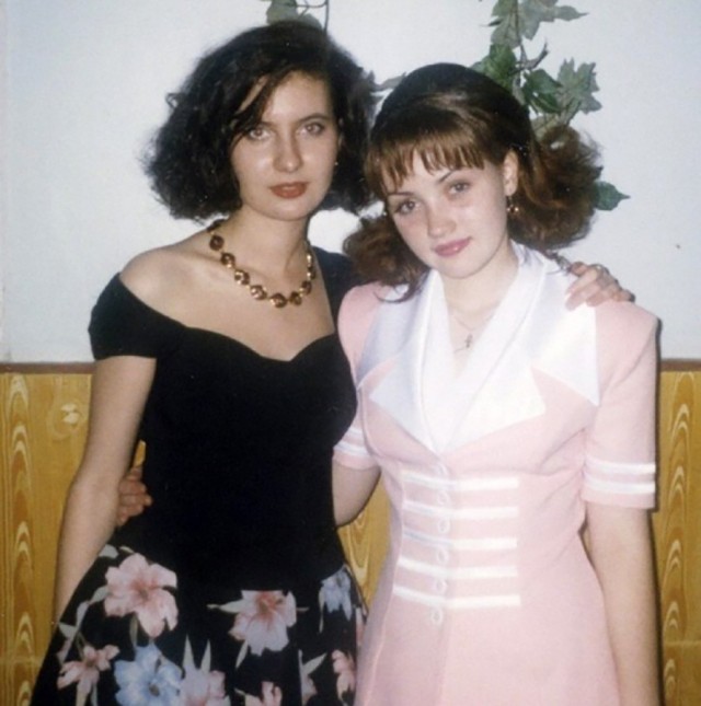 Девчата из 90-х и 00-х