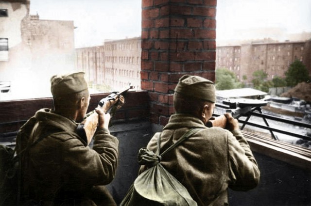 Фотографии связанных с историей Красной и Советской Армии.