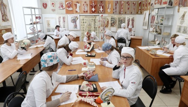 «Достаточно того, что есть сейчас». В Госдуме сочли излишним введение отработок за обучение для студентов-медиков