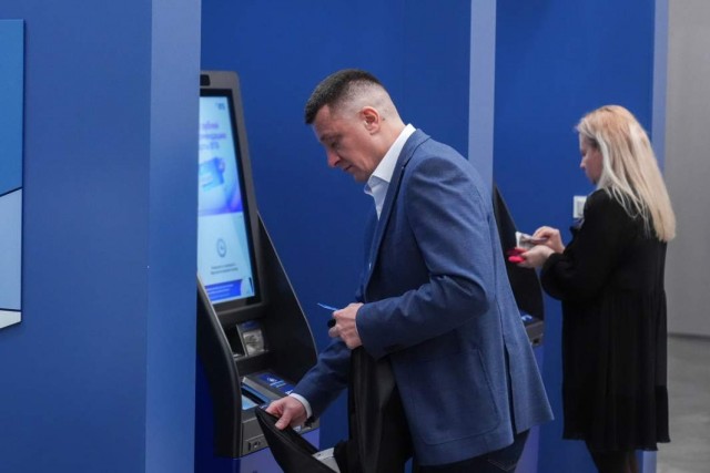 Недружелюбная АТМосфера: банкоматы не принимают новые пятитысячные купюры