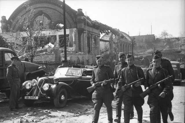 Великая Отечественная в фотографиях-14