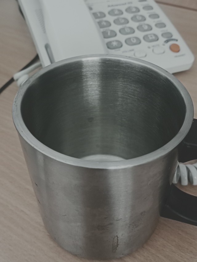 А из какой кружки вы пьёте на работе?