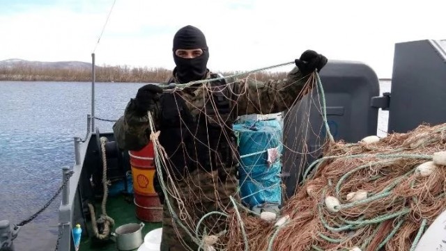 Мне стыдно... Простите меня...