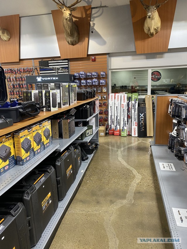 Оружейный магазин в США