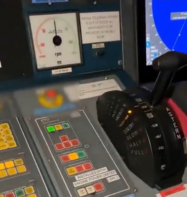 Как запускают огромный судовой двигатель