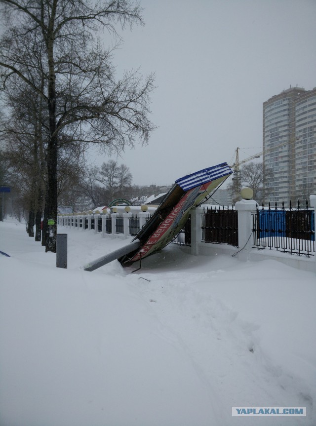 Ещё немного заваленного снегом Хабаровска