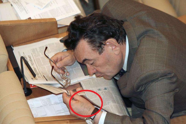 Госдума РФ решила начинать заседания с 12 часов. Потому, что работать с 10 утра - это слишком рано