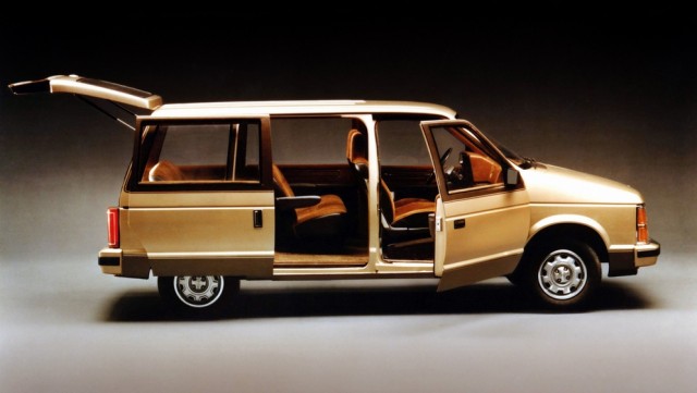 Второй триумф Ли Якокки и первый минивэн в истории: рождение Dodge Caravan