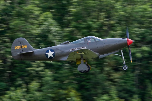 Р-39 Аэрокбра. Американская любимица сталинских соколов. История создания и основные модификации.