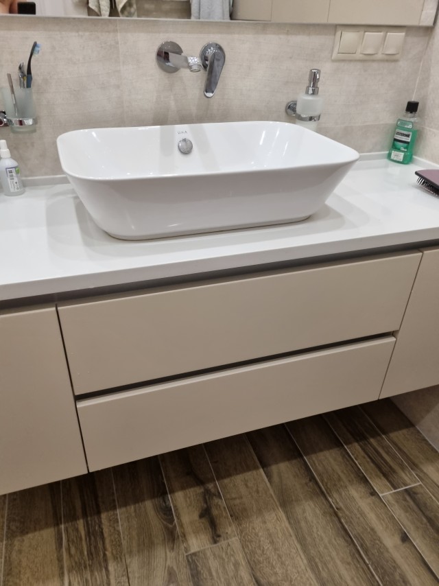 Жена устроила в ванной комнате ремонт