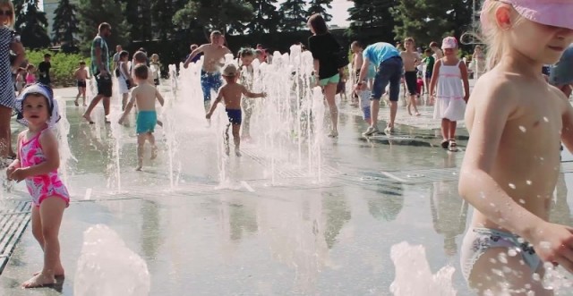 В центре Нижнего Новгорода продавщица мороженого напала на ребенка с аутизмом