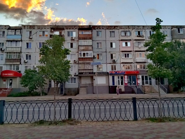 Прифронтовой город - Энергодар. Жизнь людей