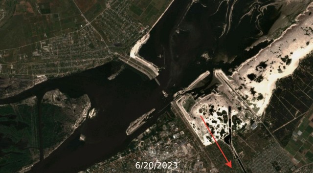 Синоптики не соврали: в Санкт-Петербурге закрыли дамбу. Уровень воды с внешней стороны уже выше 180 см