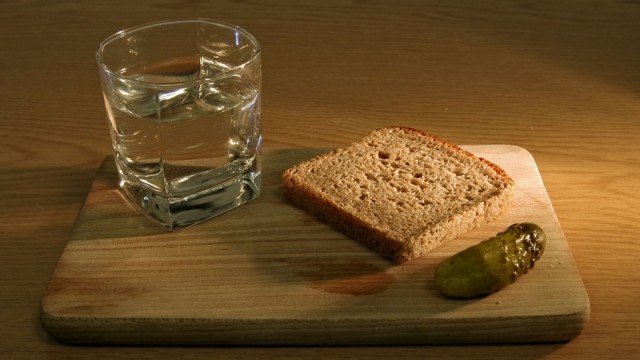 "Всему виной алкоголь". Энгельситка сломала подруге ребра, нос и челюсть