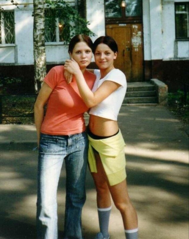 Девчата из 90-х и 00-х