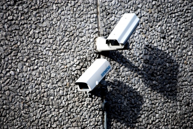 Большой брат не у дел