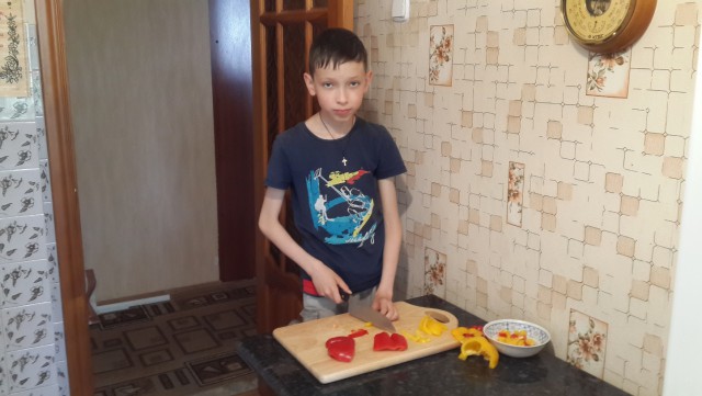 Готовят наши дети и мы готовим для детей.
