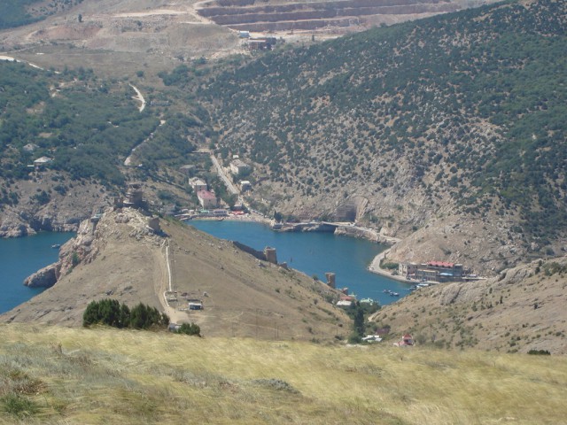 Немного солнца и тепла. Крымские виды.