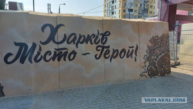 В Курске начали устанавливать железобетонные укрытия
