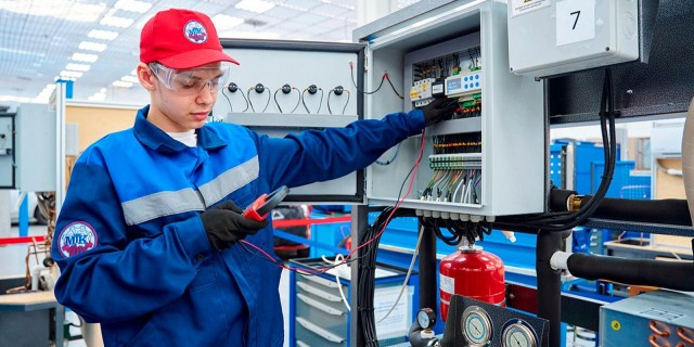 Все девятиклассники Москвы получат бесплатное место в колледже, — департамент образования Москвы