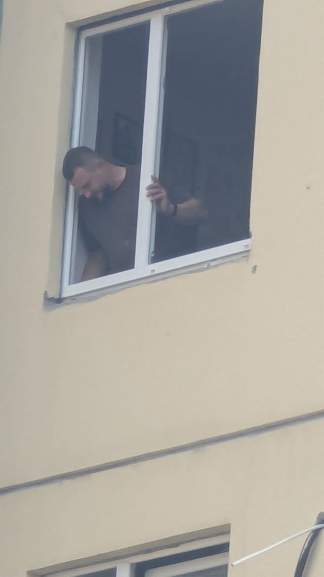 Во Владивостоке нарик объявил бой кондиционерам