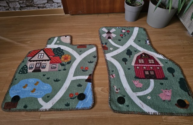 А не сшить ли мне новые коврики в машину?