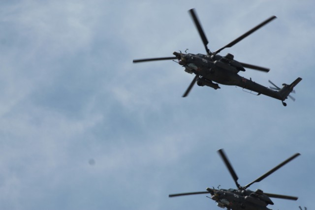 Стальная мощь в воздухе над головой