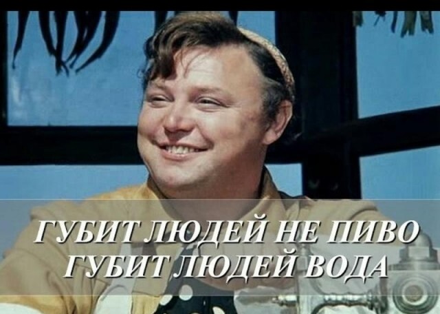 Судоходство по Суэцкому каналу приостановили из-за севшего на мель сухогруза. Никогда не было такого и вот опять