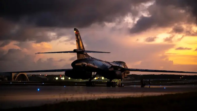 Бомбардировщик-невидимка B-21 совершил первый испытательный полёт