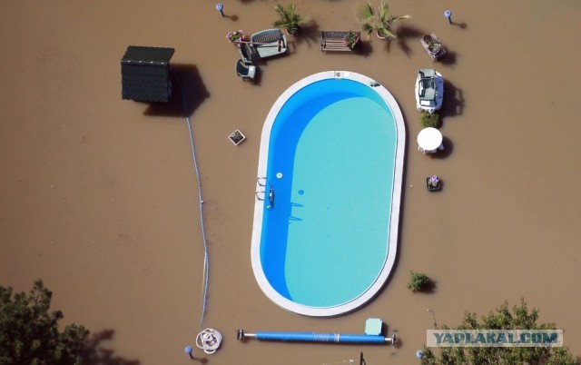 Орднунг в бассейне, где-то в Германии