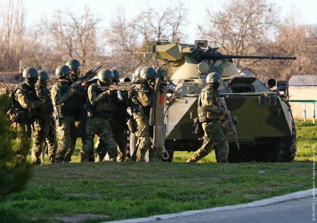 Украина армию не бросает, она ее предает.