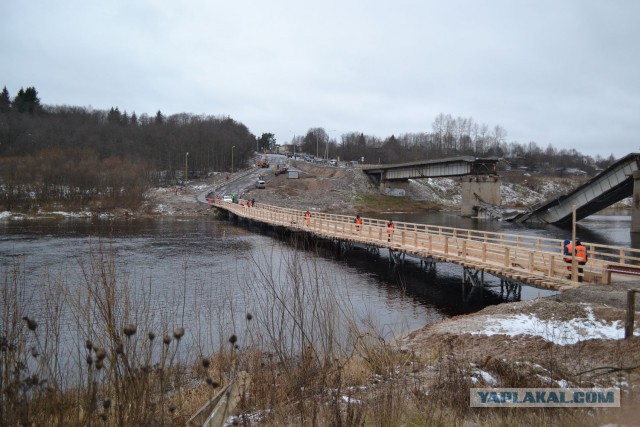 Обрушился мост в Архангельской области