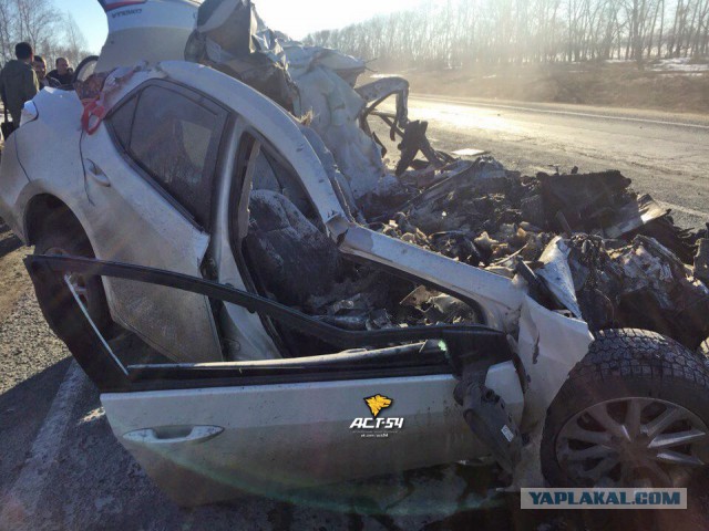 Девушка погибла в жутком ДТП в Новосибирской области