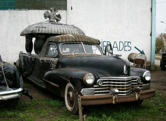 Старинные автомобили-катафалки