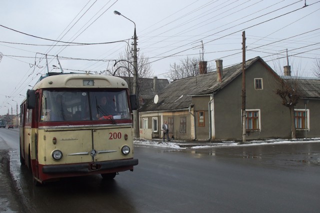 Из автобуса на ходу вывалился... двигатель!