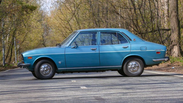 Как Жигули, но лучше: тест-драйв Mazda RX-2 1972 года
