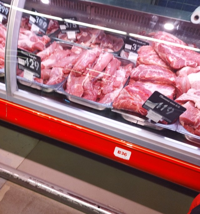 Испания, народ закупается продуктами