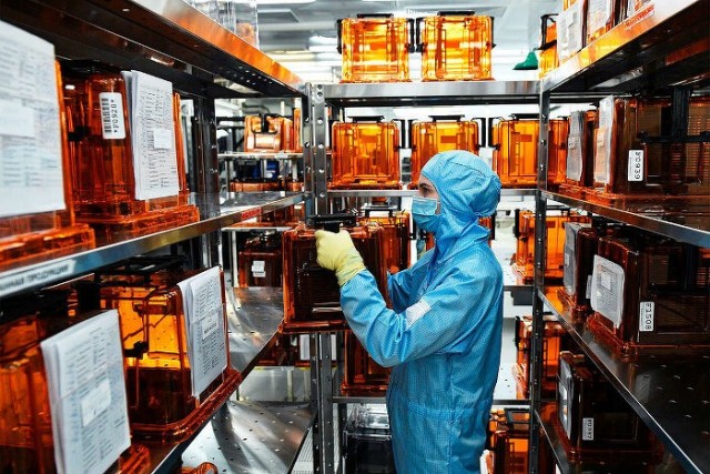 Российский завод вложил 118 млрд рублей заемных денег в производство популярных чипов