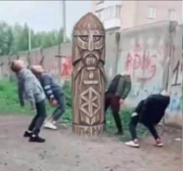 Пройдусь по абрикосовой, сверну не деградантную