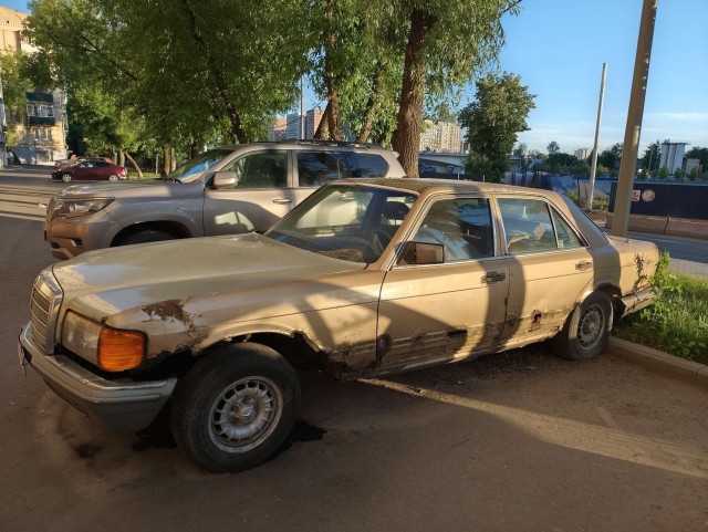 Шляюсь по Москве (утопленный самокат и чужеродная красота).