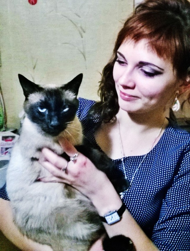 Девушки и кошки